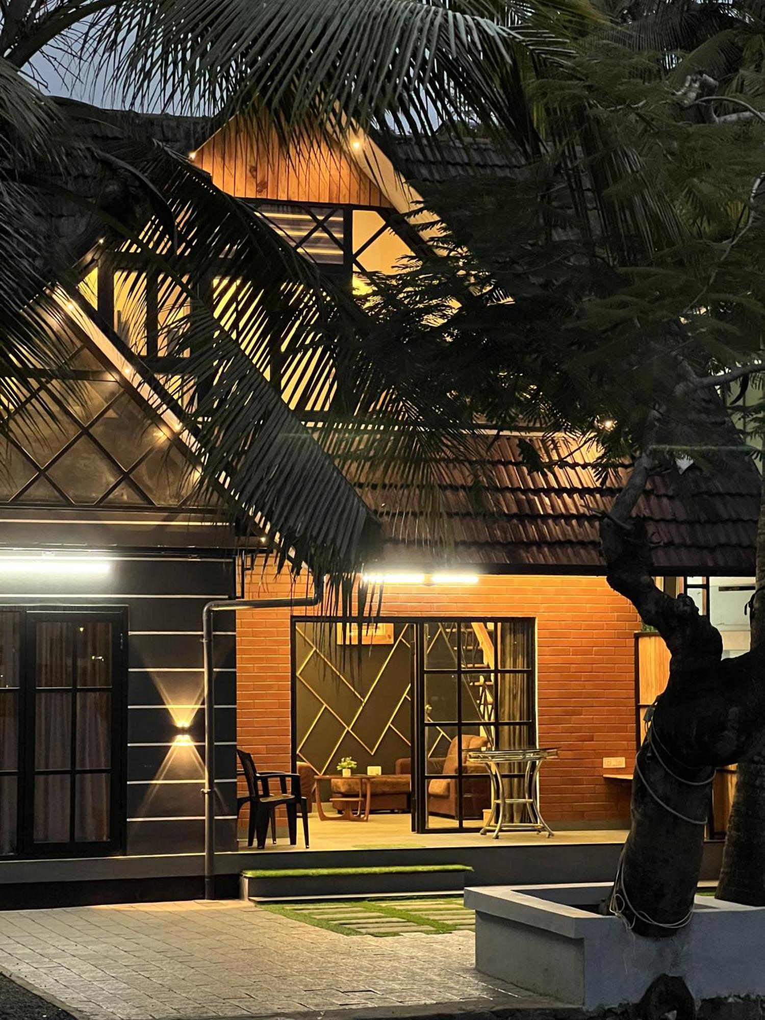 Marina Lounge Hotel Kochi Exterior foto