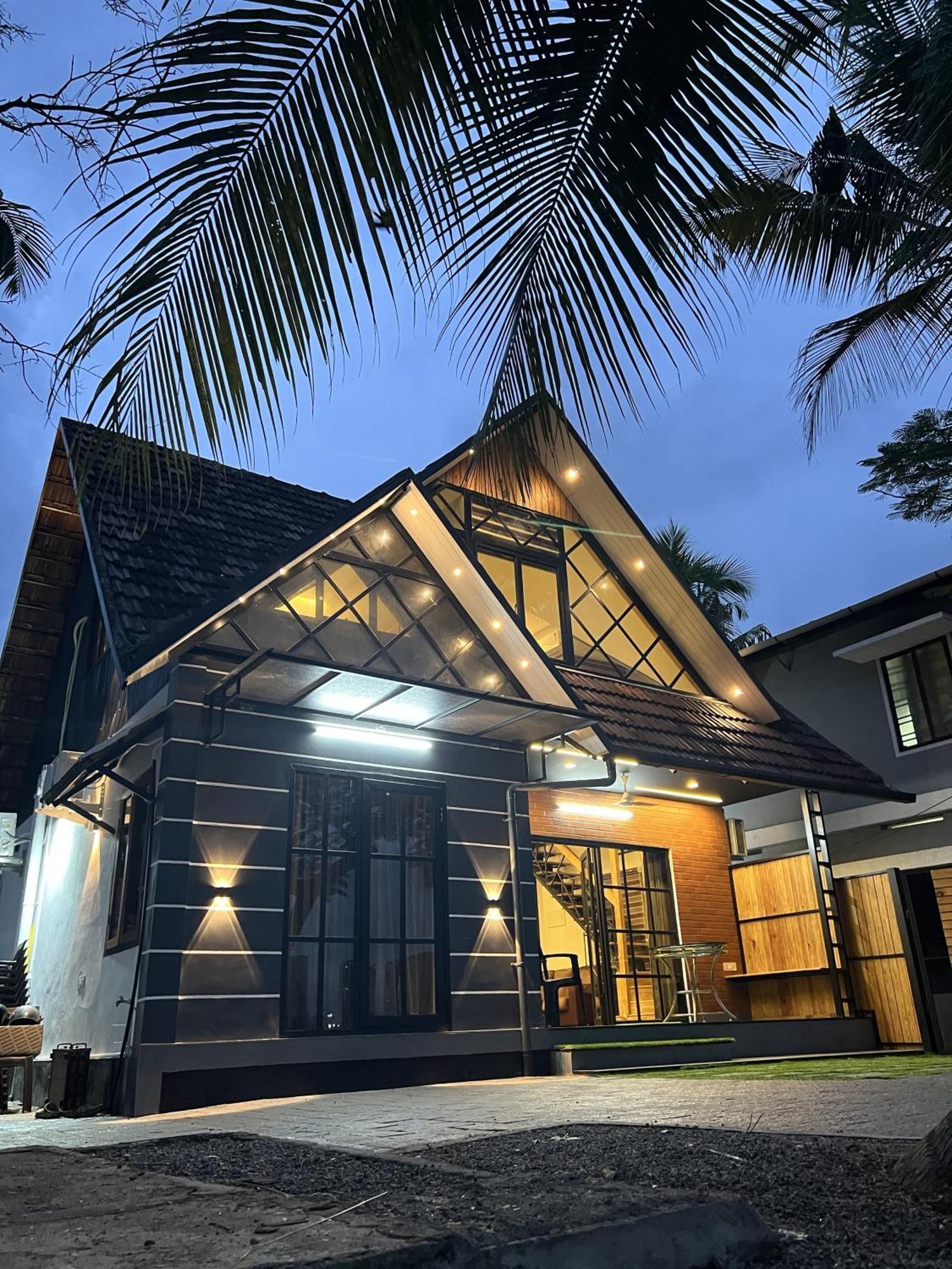 Marina Lounge Hotel Kochi Exterior foto